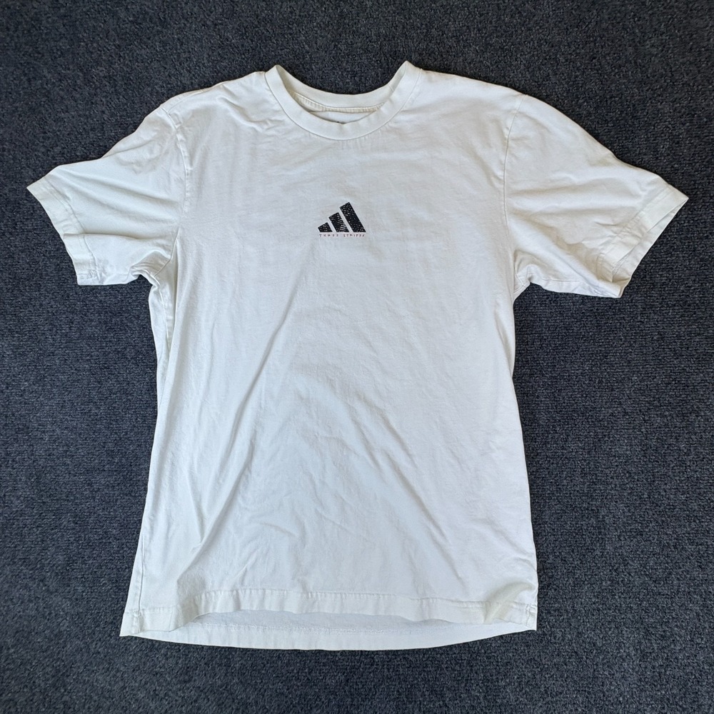 Adidas Three Stripes T-Shirt Mens Medium White Black Basketball Court Graphic‎